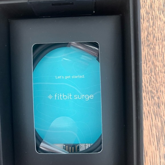 New in box Fitbit Surge - Picture 6 of 10